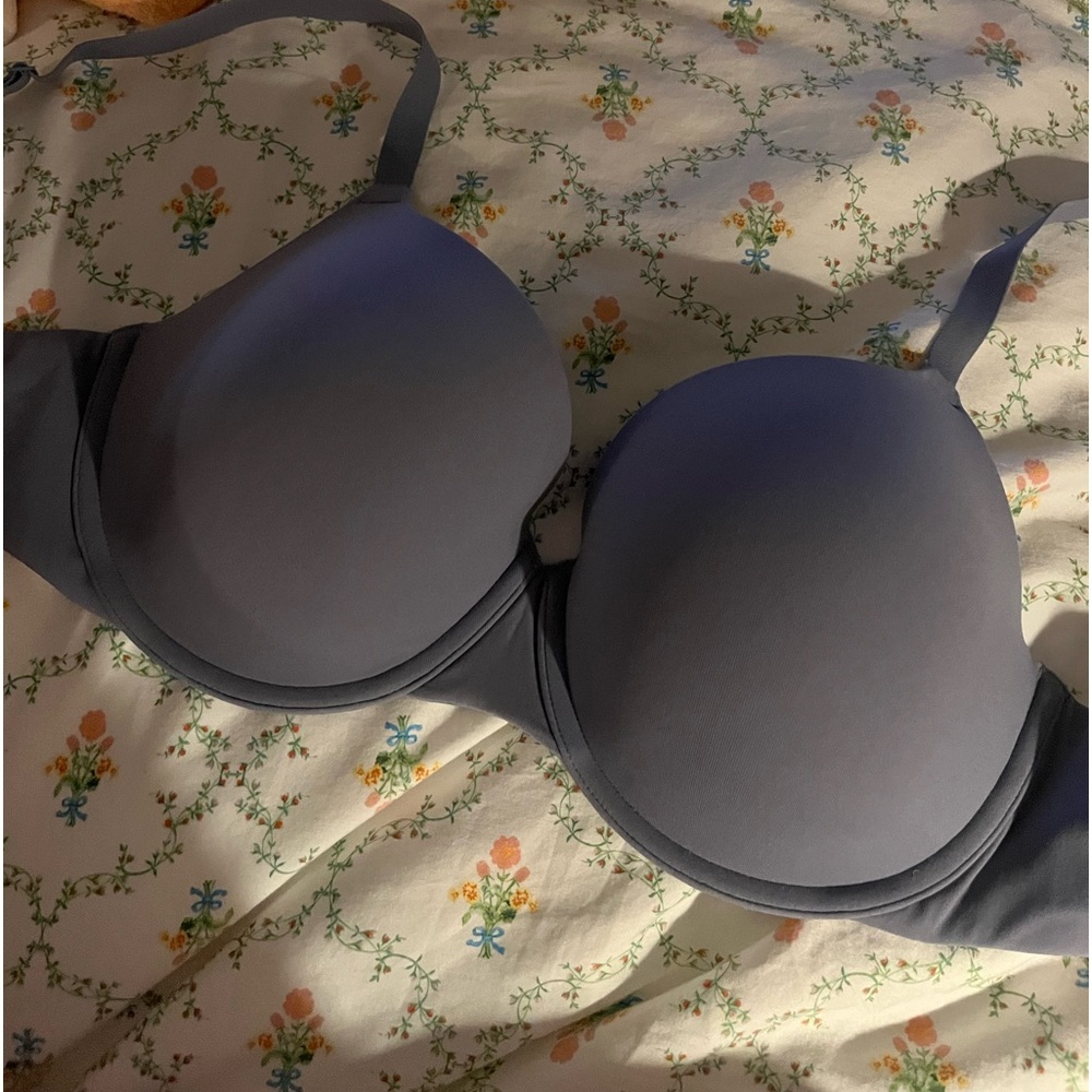 Skims t shirt demi bra - never worn